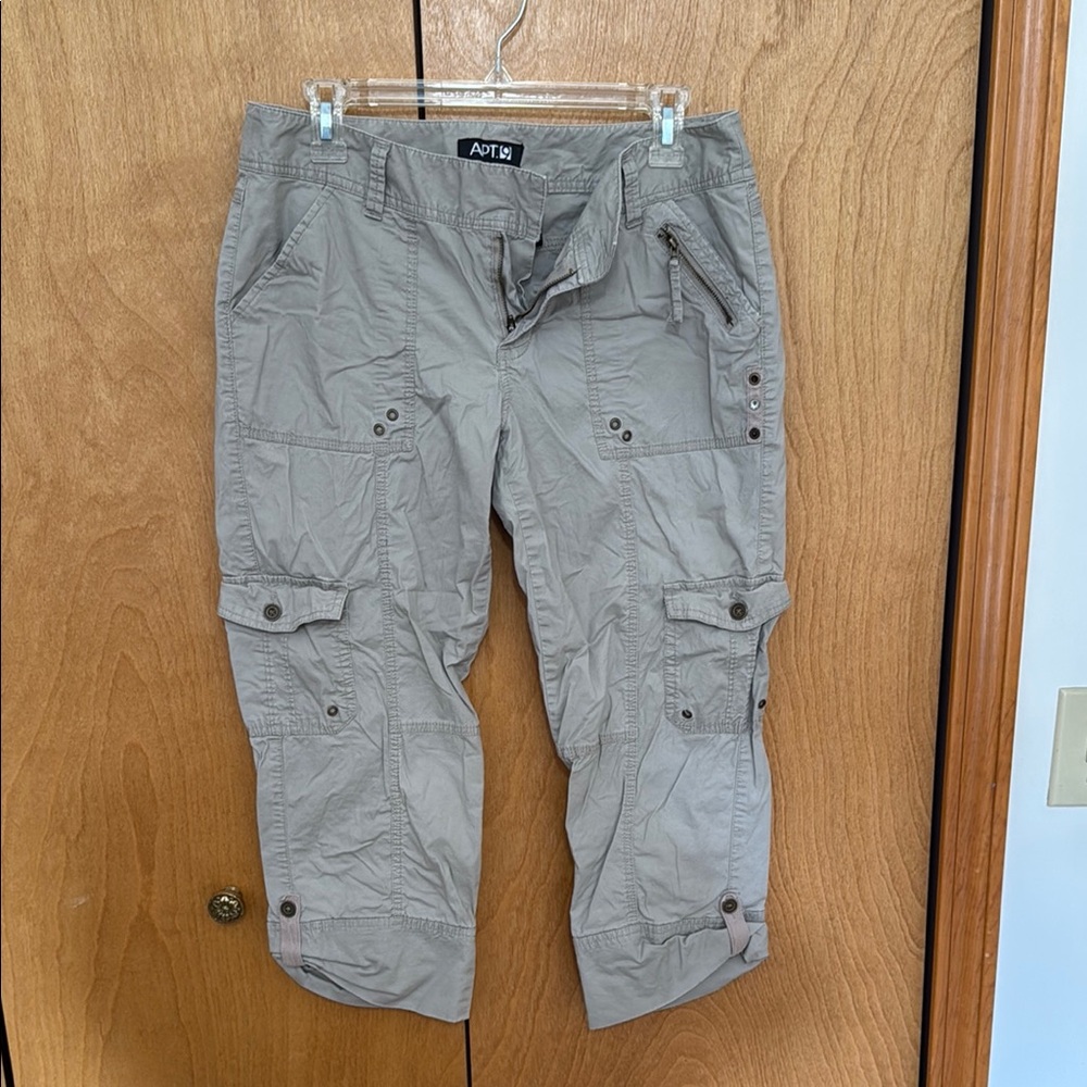 Apt. 9 Women’s Beige Capris